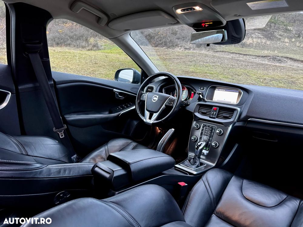 Volvo V40 D3 Geartronic Summum - 6