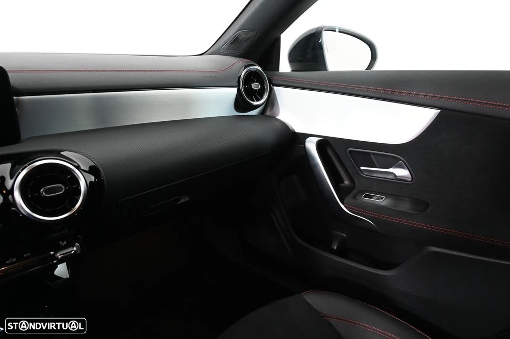 Mercedes-Benz CLA 180 - 32