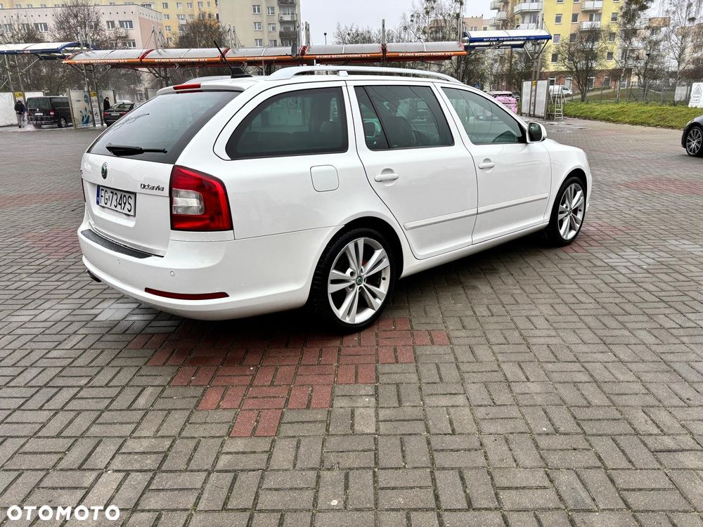 Skoda Octavia 2.0 TDI DPF DSG RS - 9