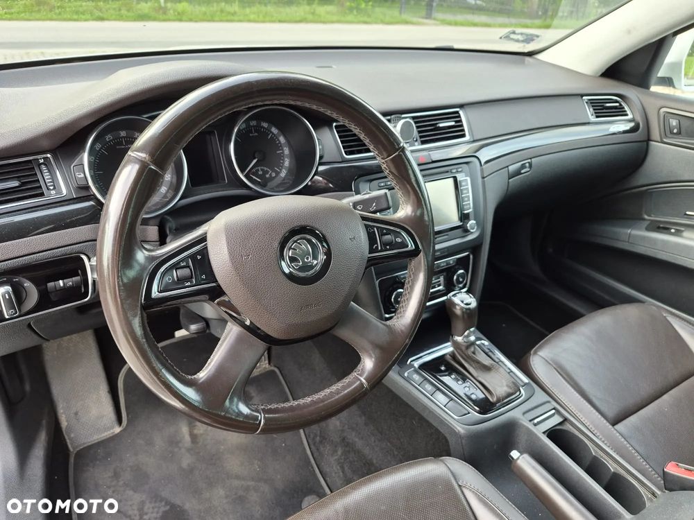 Skoda Superb 2.0 TDI 4x4 L&K DSG - 10