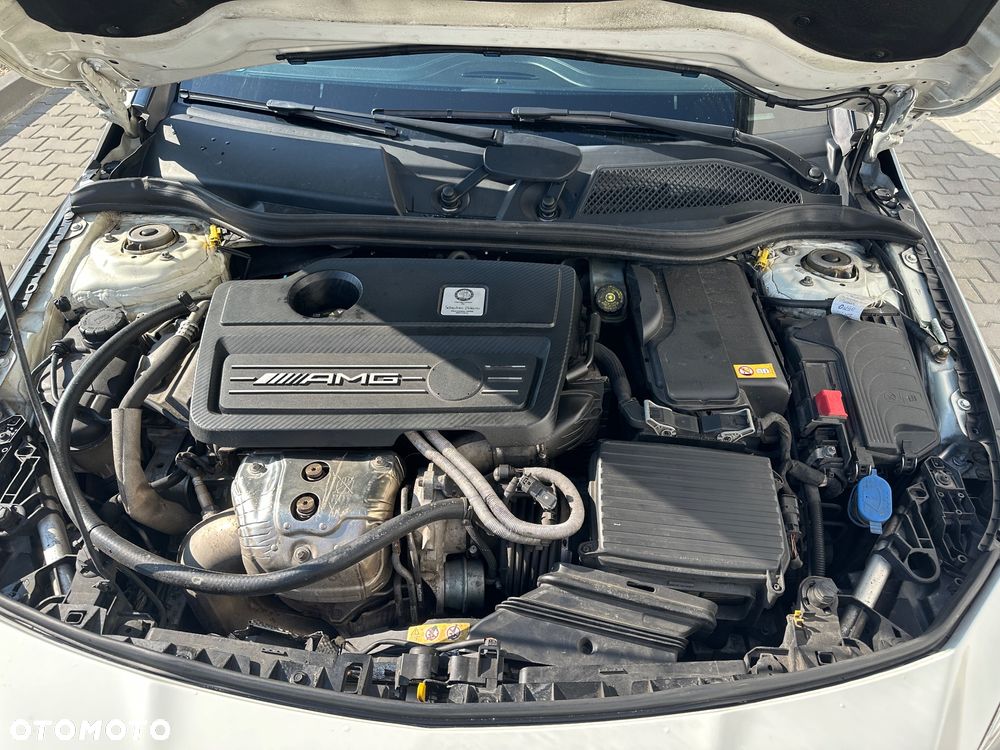 Mercedes-Benz CLA 45 AMG 4-Matic - 6