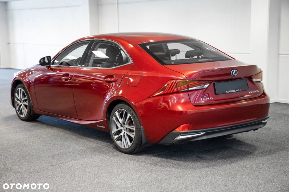 Lexus IS Standard - 3