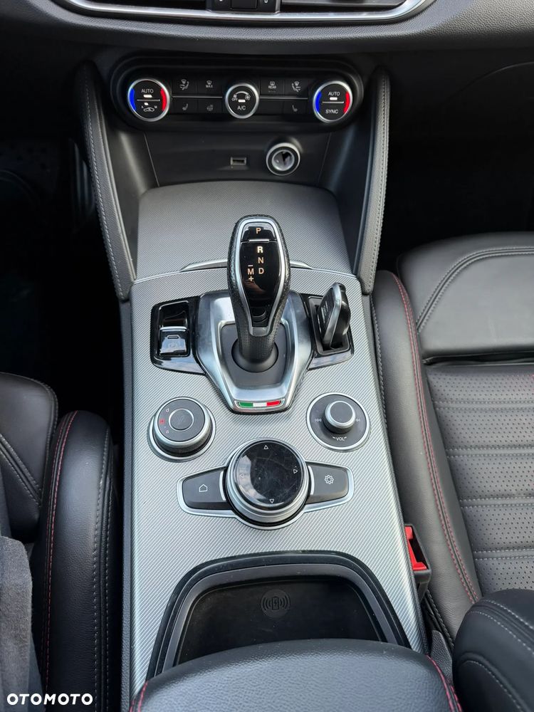Alfa Romeo Stelvio 2.0 Turbo Tributo Italiano Q4 - 22