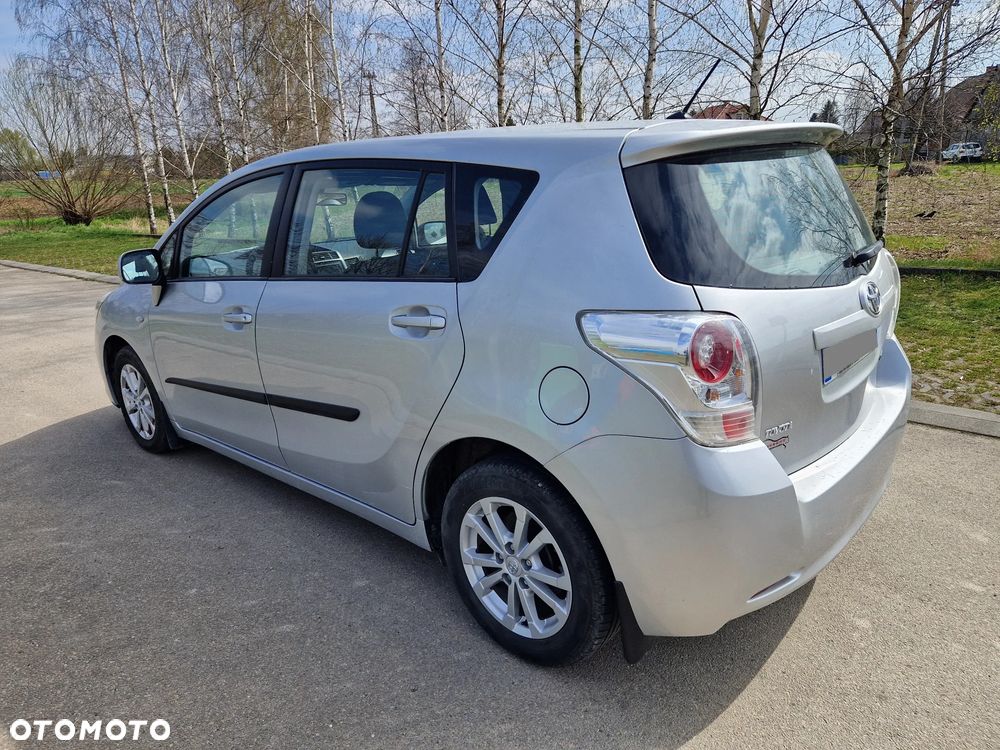 Toyota Verso 2.0 D-4D Premium - 3