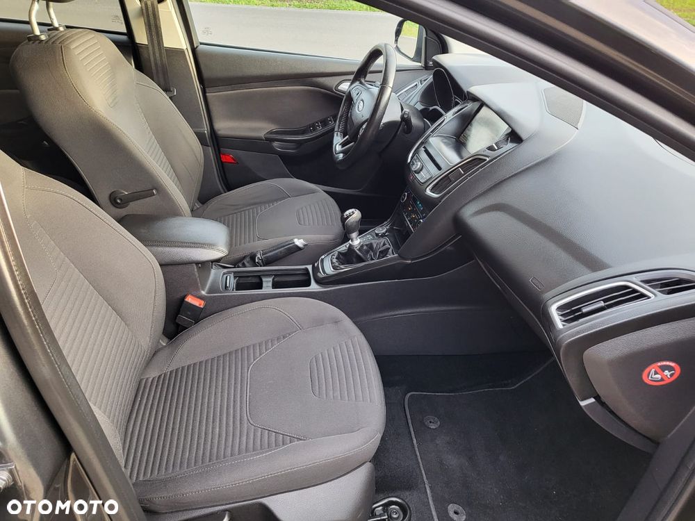 Ford Focus 1.0 EcoBoost STart-Stopp-System TITANIUM - 12