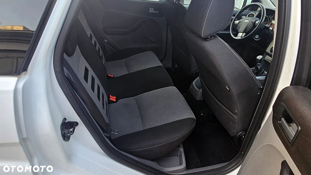 Ford Focus 1.8 FF Gold X - 12