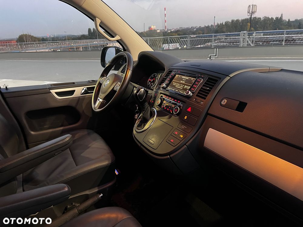 Volkswagen Multivan - 19
