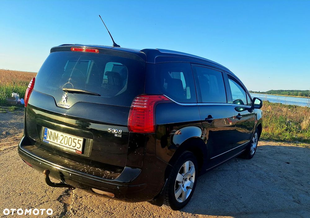 Peugeot 5008 - 10