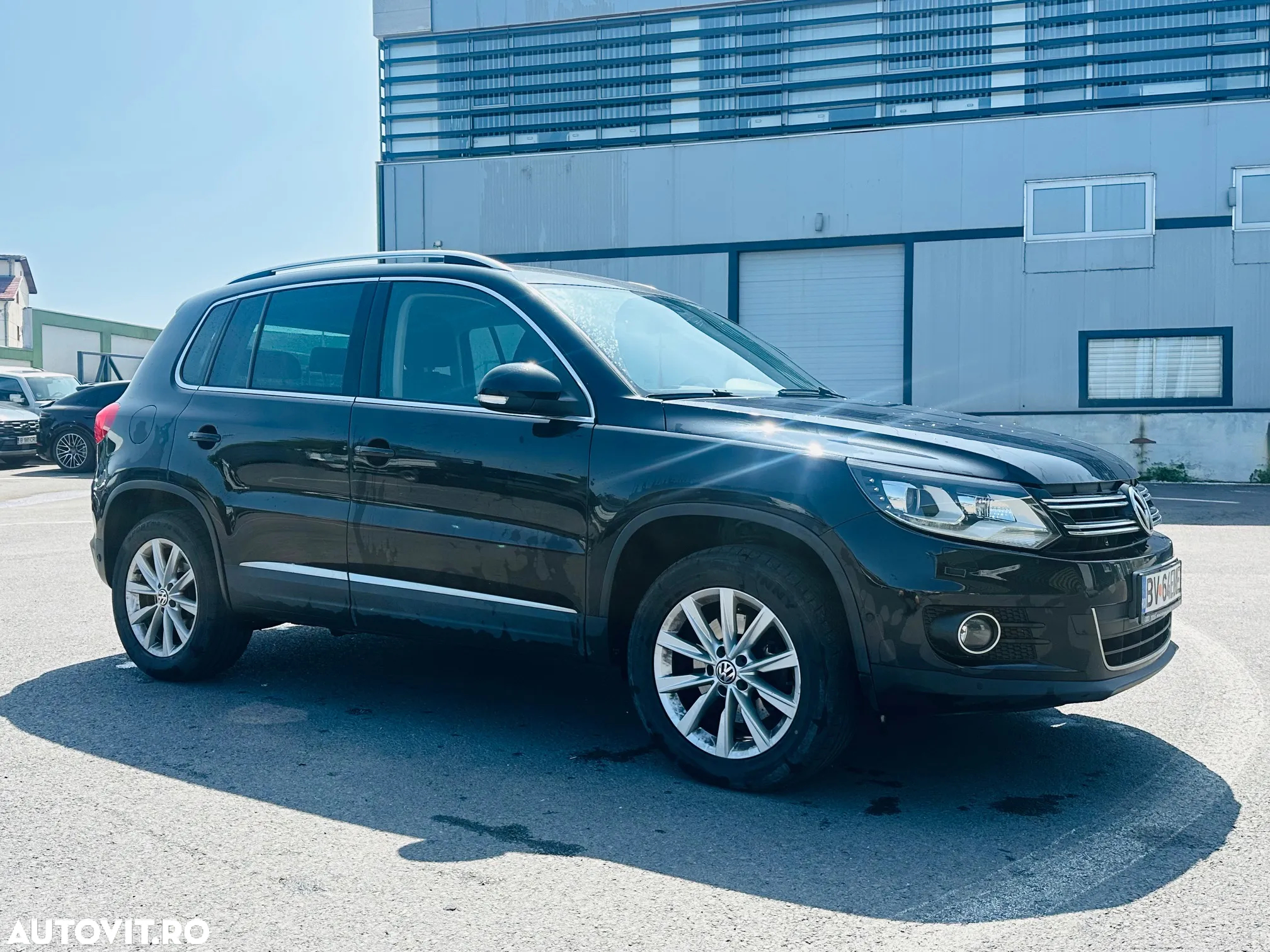 Volkswagen Tiguan - 11