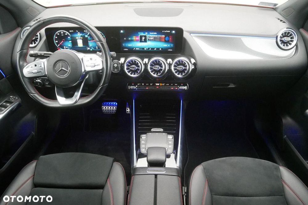 Mercedes-Benz GLA - 8
