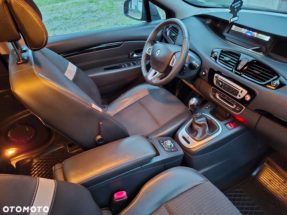 Renault Scenic 1.6 dCi Energy Bose Edition - 10