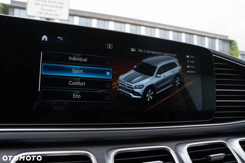 Mercedes-Benz GLS - 34