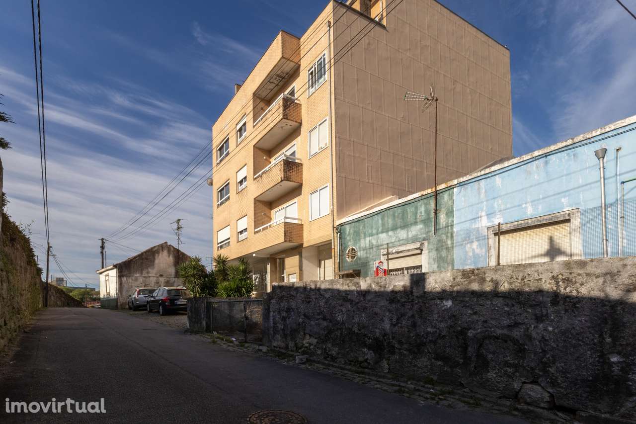 APARTAMENTO T2 CONVERTIDO EM T3 | REMODELADO | PARANHOS - Grande imagem: 4/25