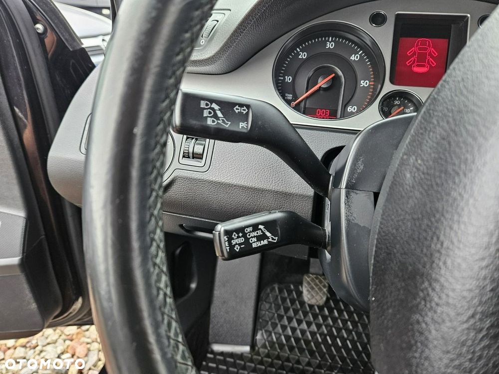 Volkswagen Passat - 15