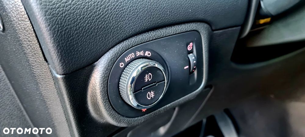 Opel Zafira 1.4 T Cosmo EcoFLEX S&S EU6 - 26