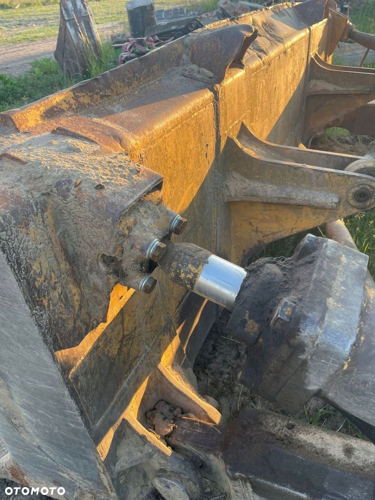 KOMATSU D65 E 18 000 KG 1990r 165 KM SPYCHACZ SPYCH SPYCHARKA CAT - 4