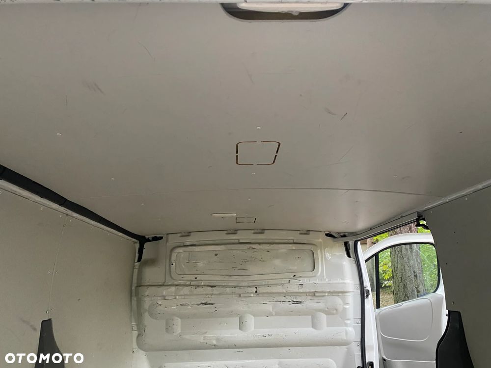 Renault Trafic - 16