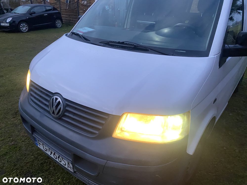 Volkswagen Transporter - 1