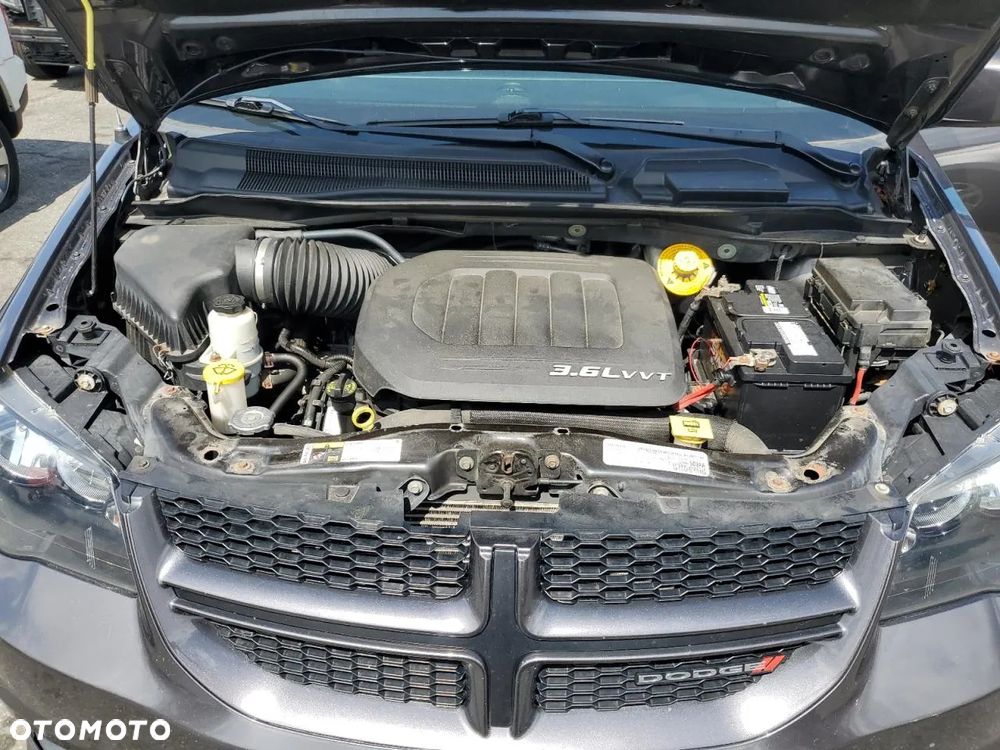 Dodge Grand Caravan 3.6 R/T - 12