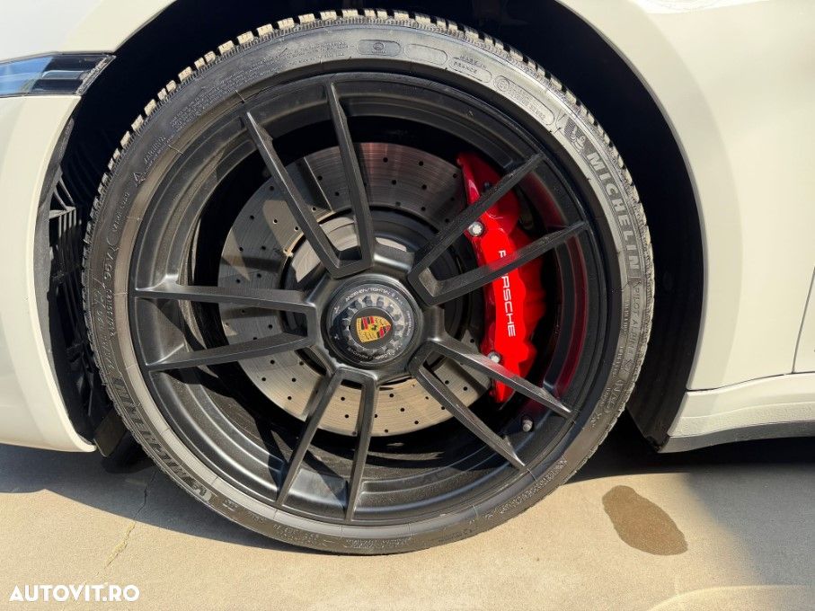 Porsche 911 Targa 4 GTS PDK - 8
