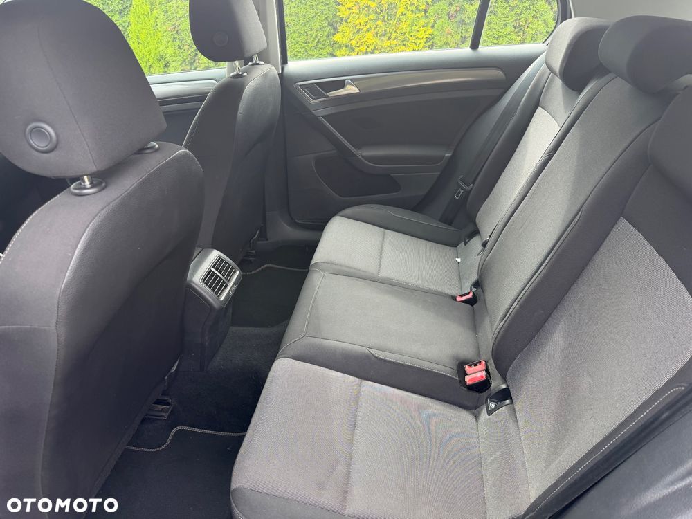 Volkswagen Golf - 15