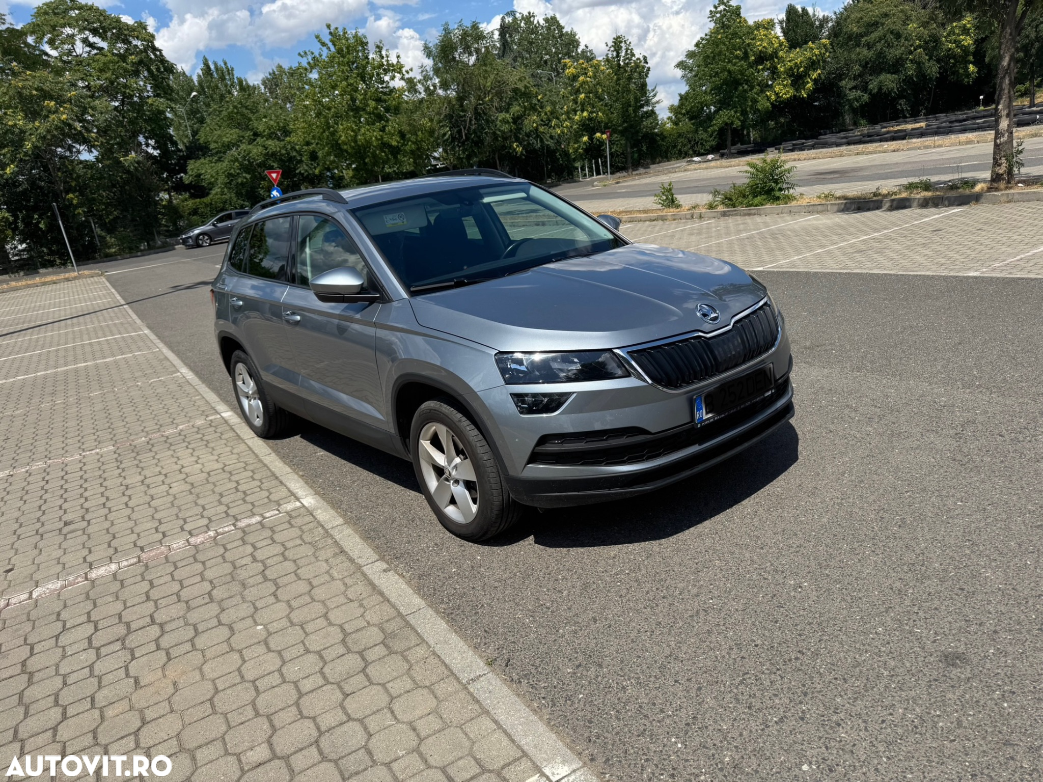 Skoda Karoq 2.0 TDI DSG Ambition - 2