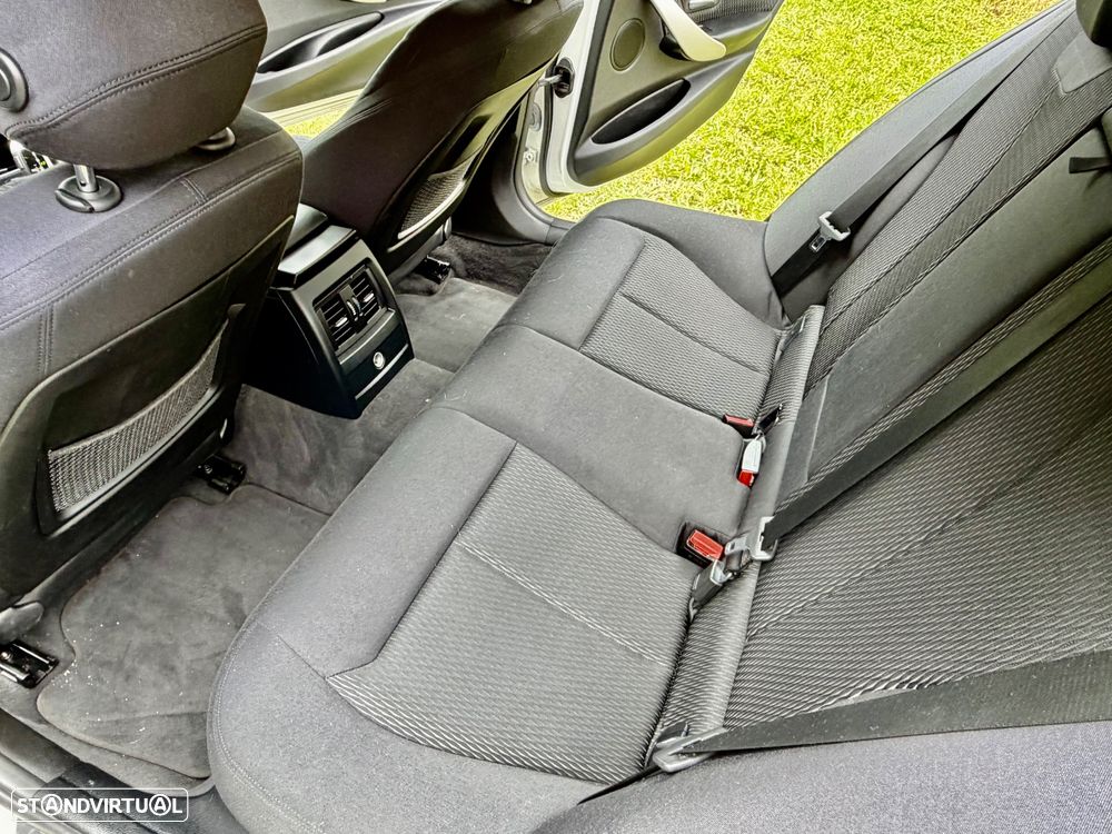 BMW 320 d Auto Pack M - 11