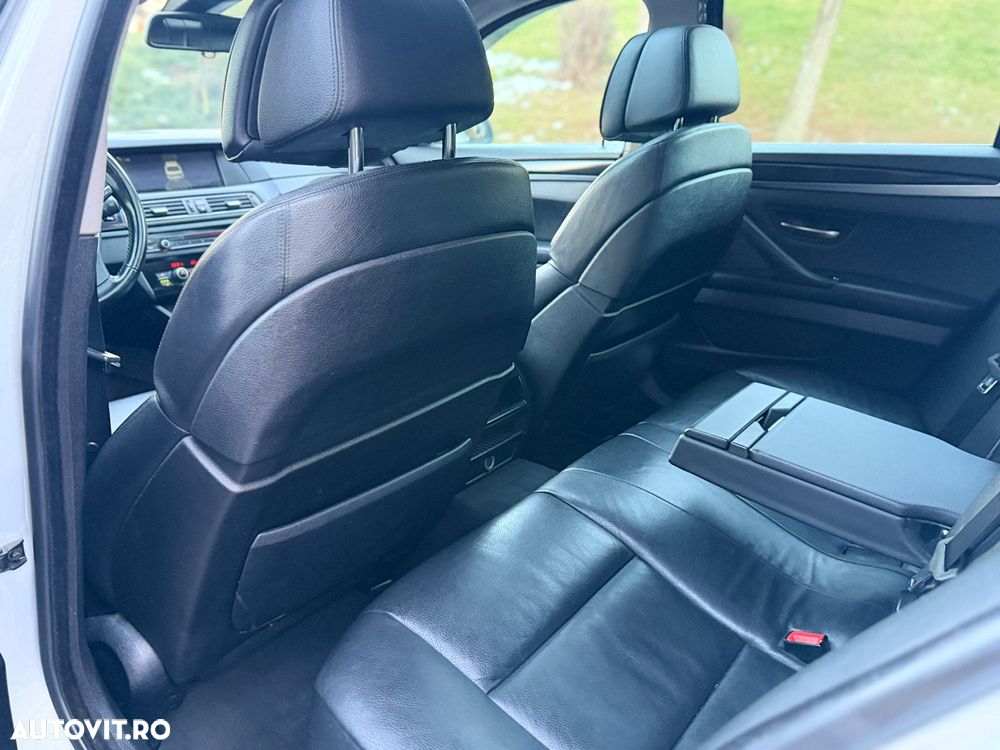 BMW Seria 5 525d Sport-Aut. - 34