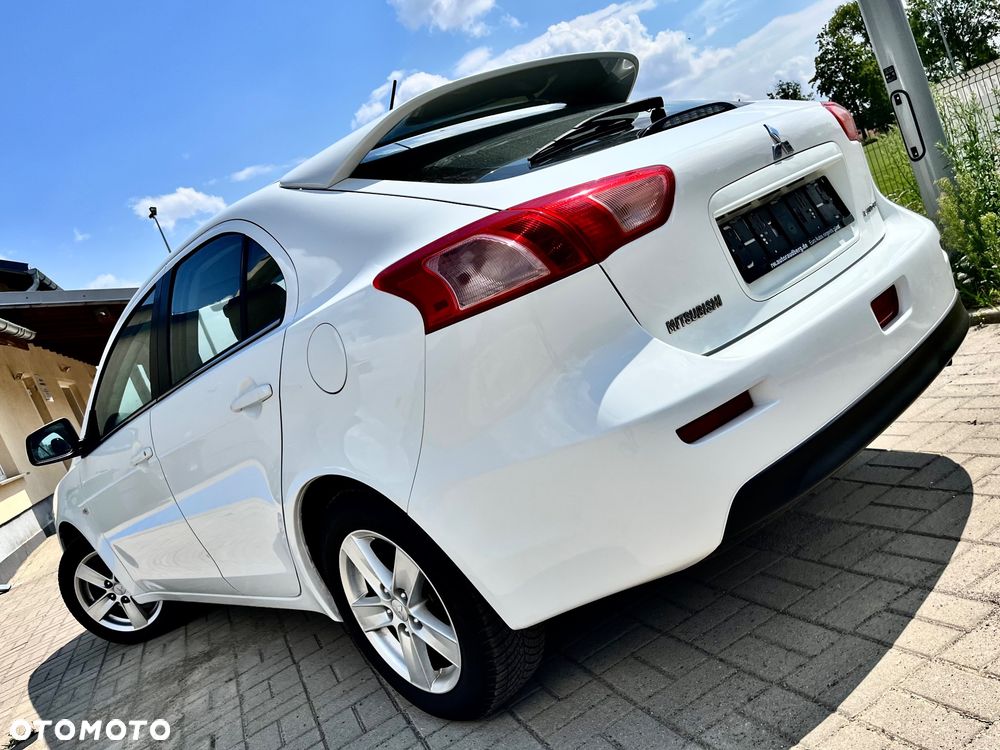 Mitsubishi Lancer 1.5 Invite - 4