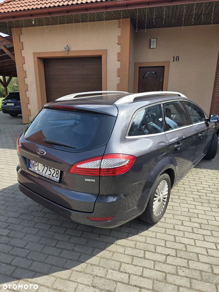 Ford Mondeo 2.0 Ambiente - 2