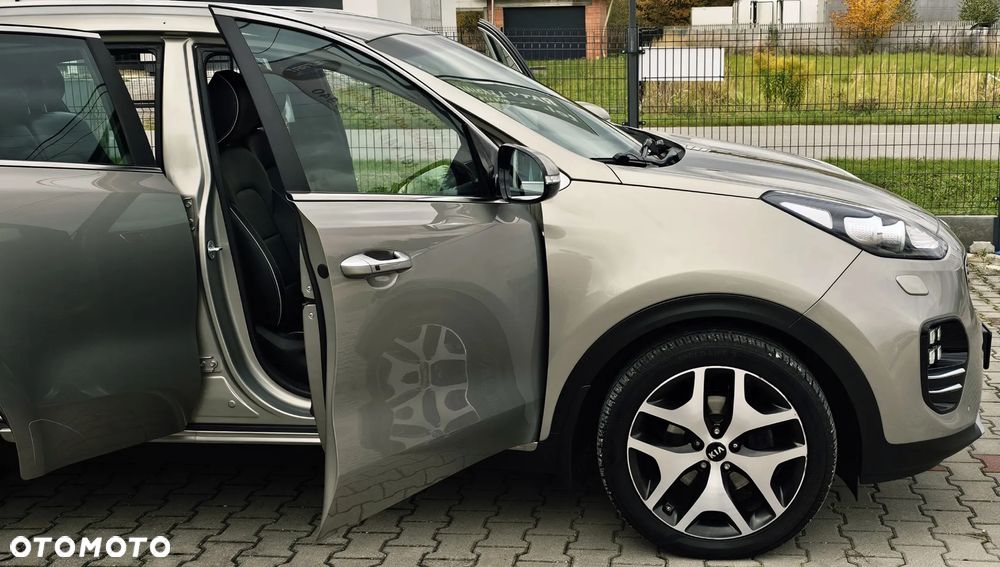 Kia Sportage 2,0 CRDI AWD GT Line - 24
