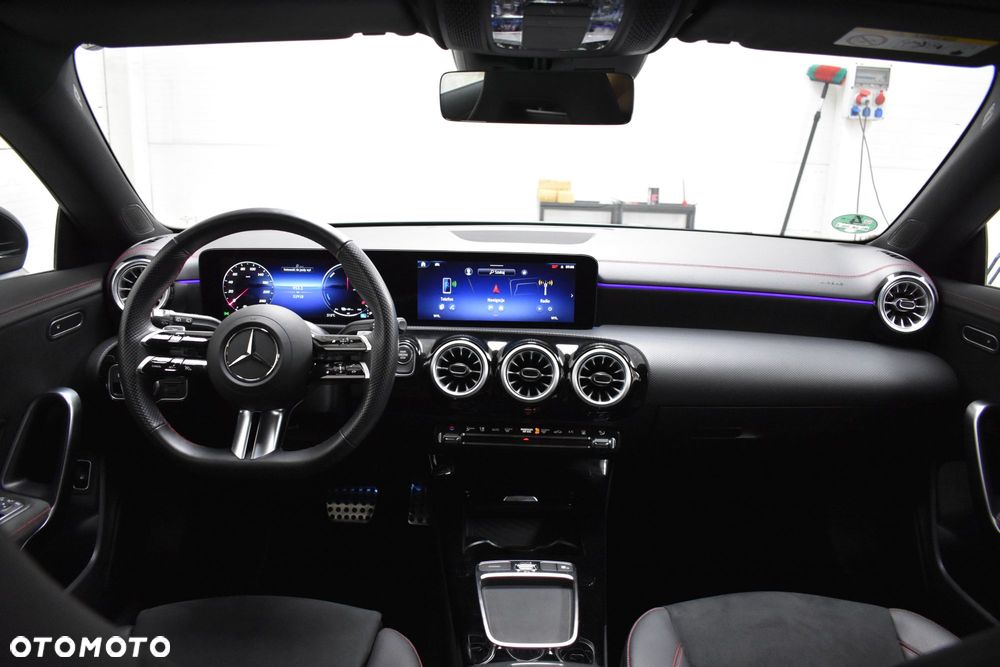 Mercedes-Benz CLA 250 e PHEV AMG Line 8G-DCT - 16