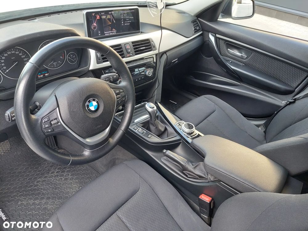 BMW Seria 3 320d - 16