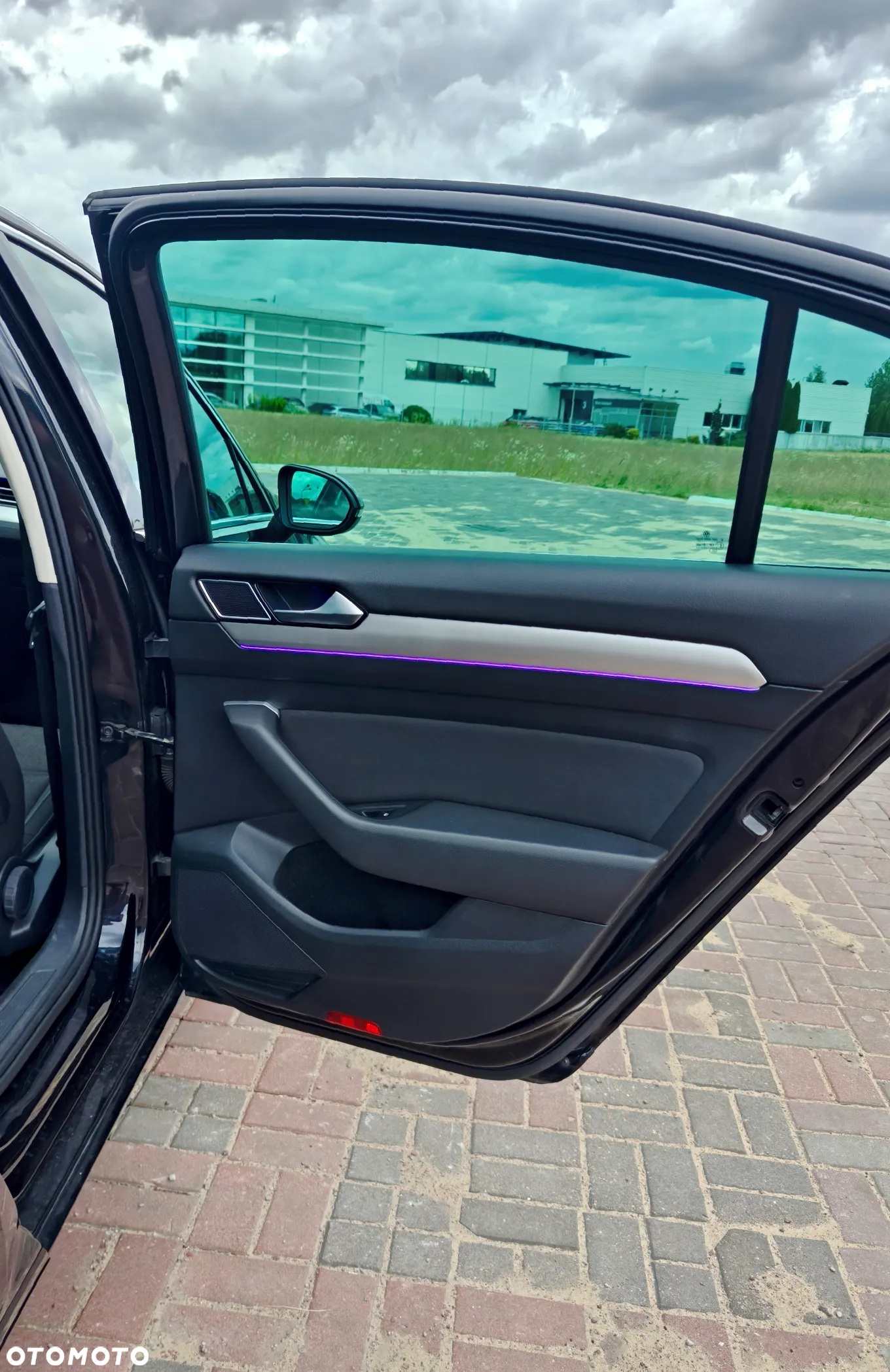 Volkswagen Passat - 10
