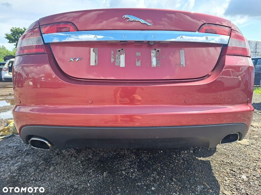 ZDERZAK TYŁ TYLNY PDC KPL JAGUAR XF I KOD LAKIERU CHB - 1