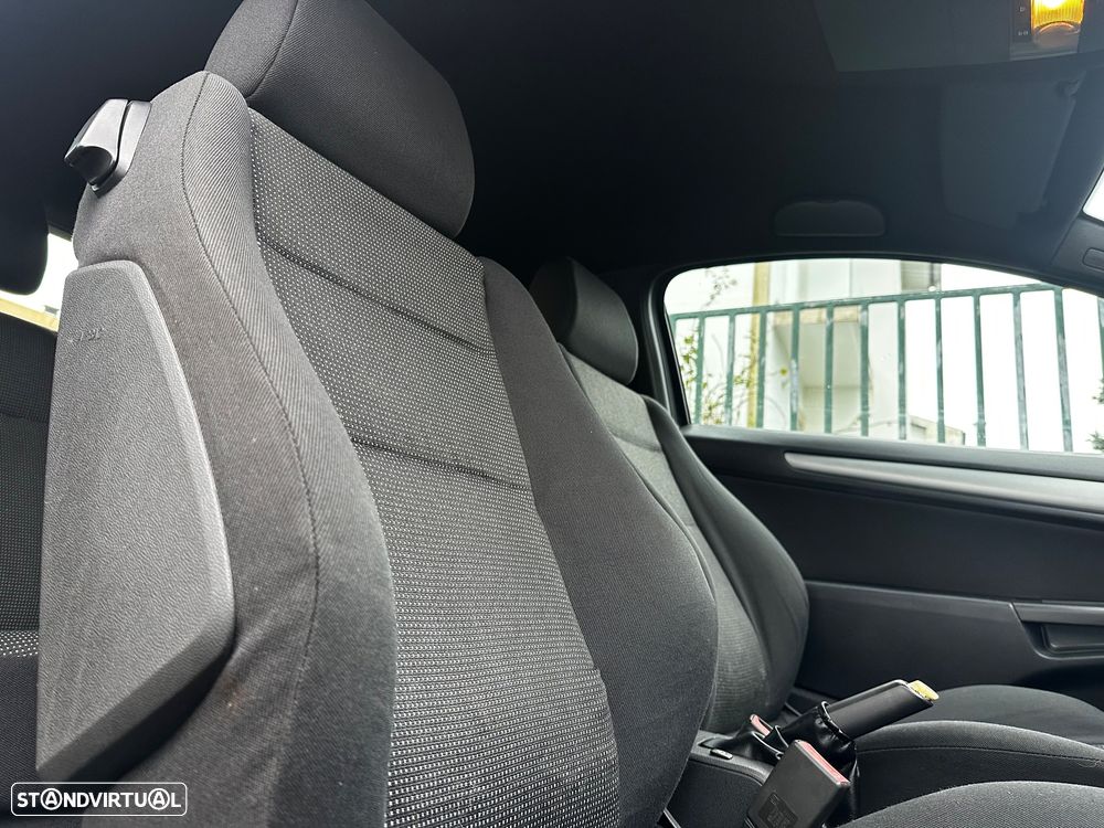 Opel Astra GTC 1.3 CDTI - 11