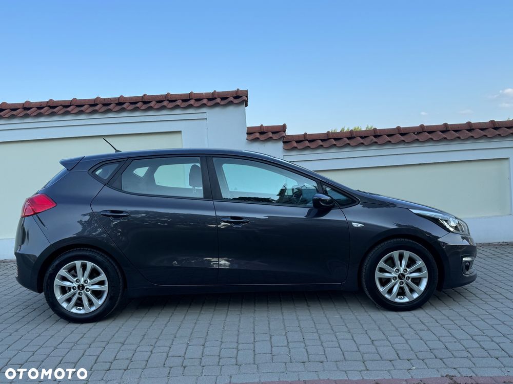 Kia Ceed - 13