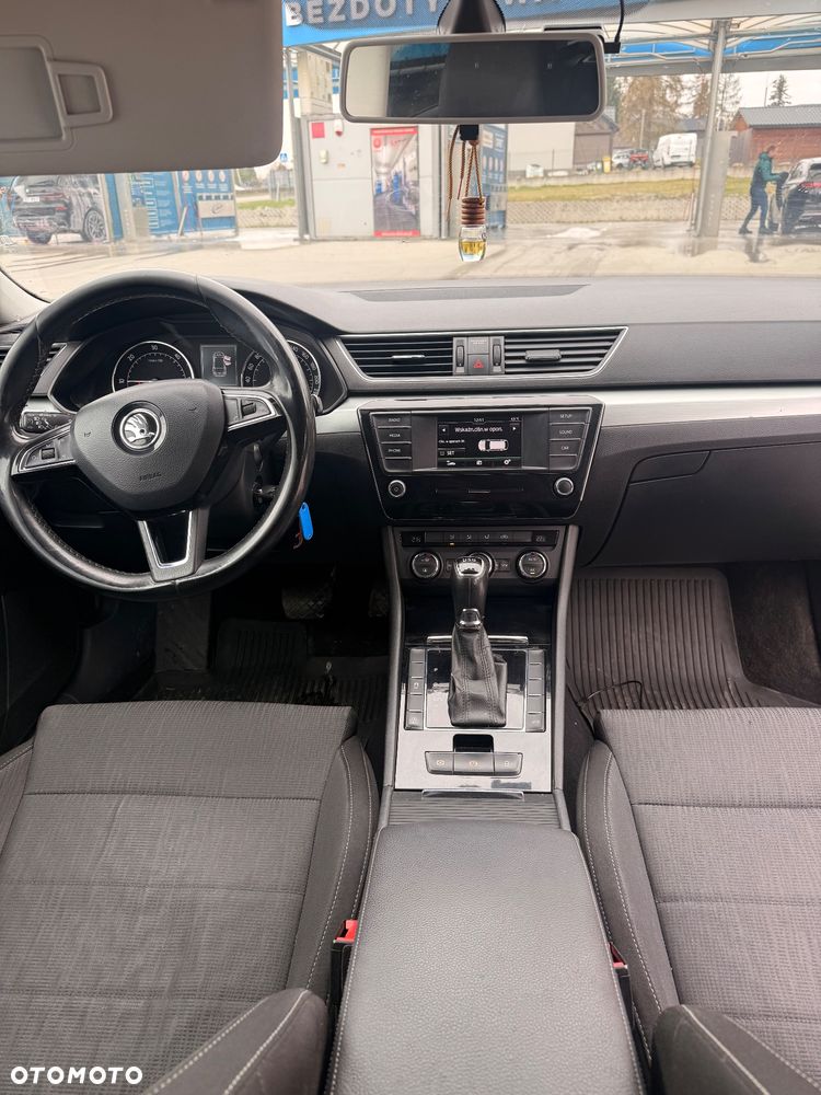 Skoda Superb 2.0 TDI Ambition DSG - 13