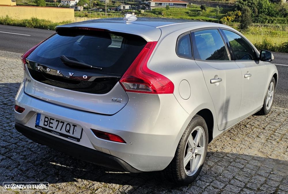 Volvo V40 D2 Kinetic - 2