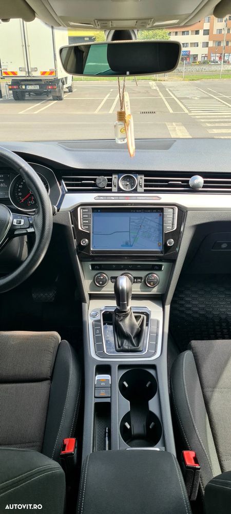 Volkswagen Passat - 8