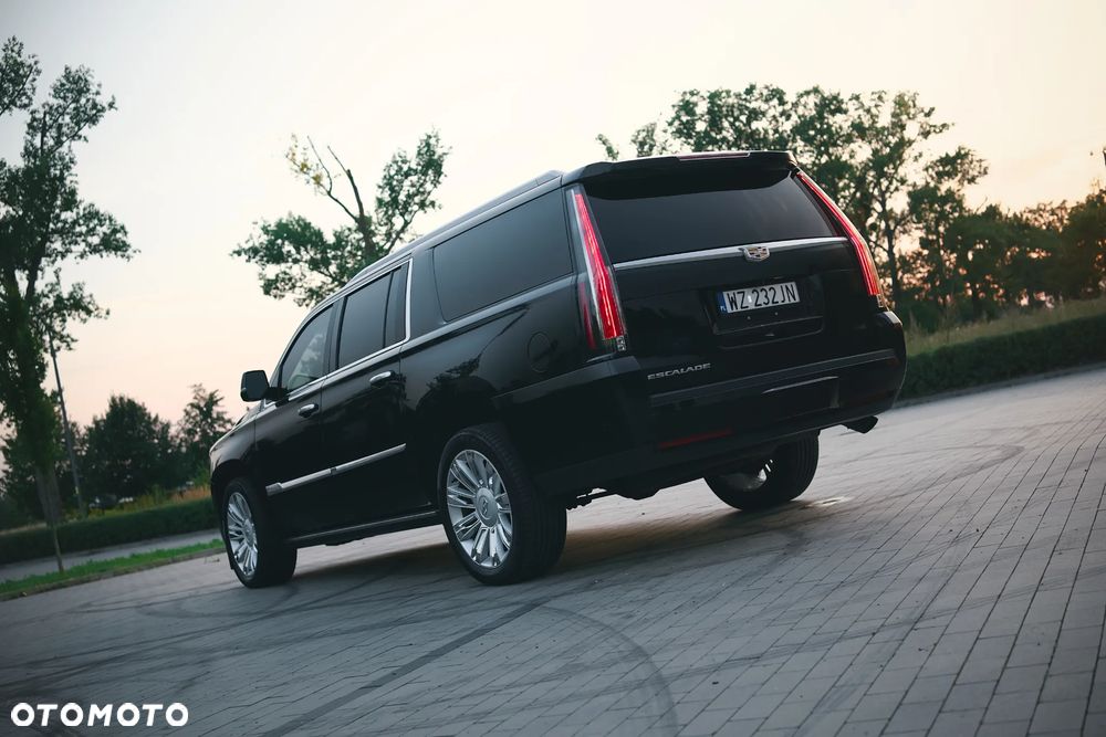 Cadillac Escalade - 11