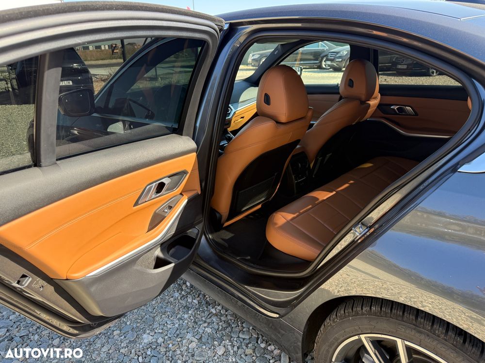 BMW Seria 3 330i xDrive AT - 14