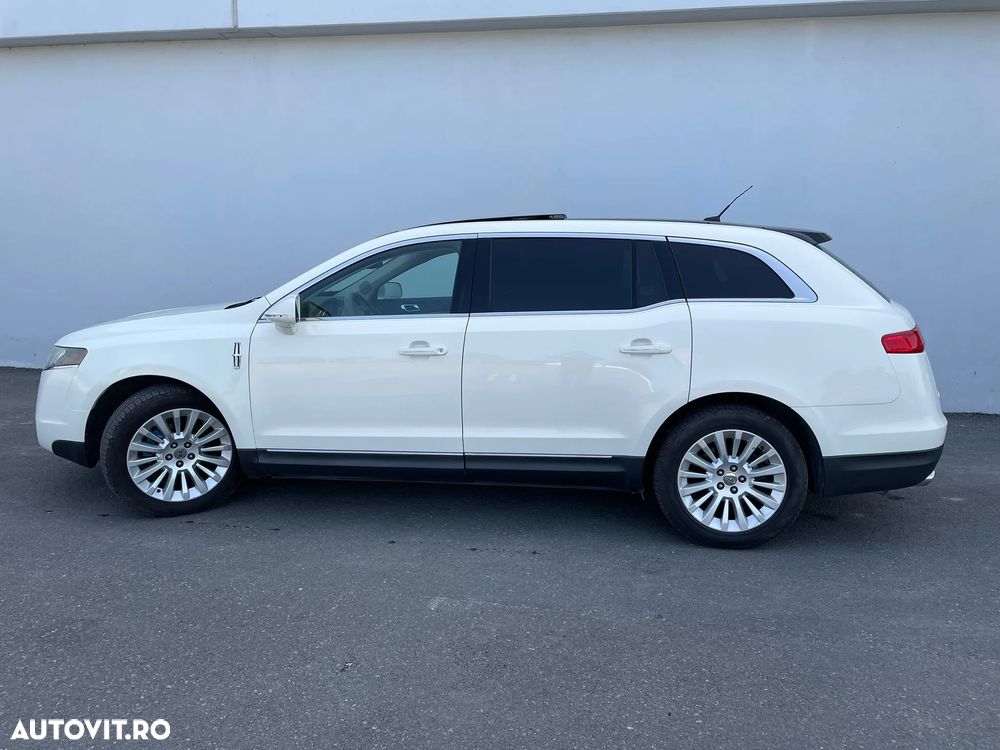 Lincoln MKT - 5