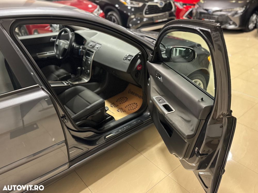 Volvo V50 2.0 D Momentum - 28