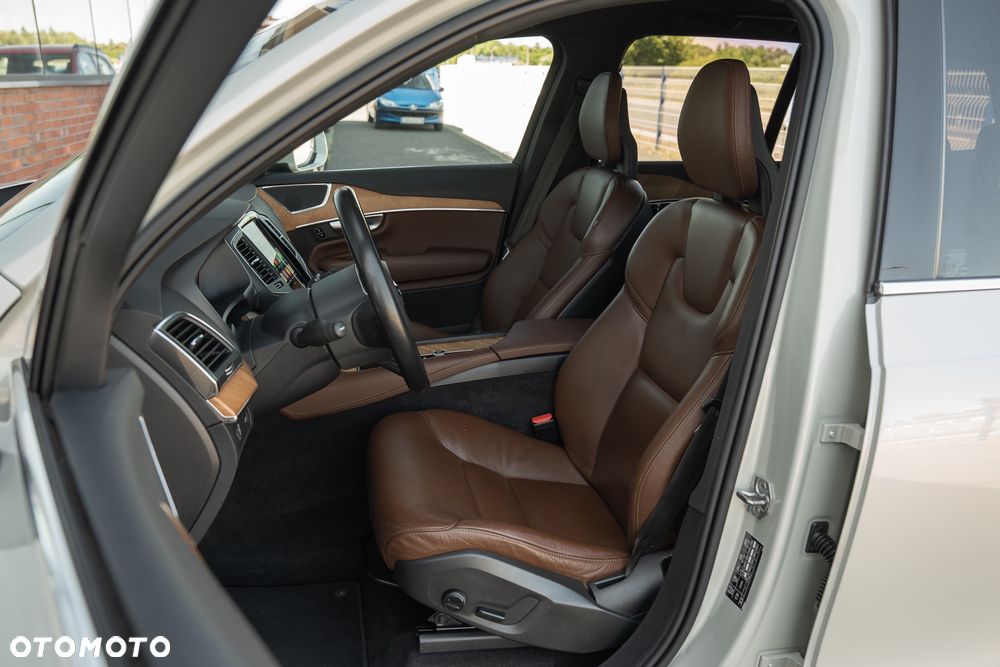 Volvo XC 90 B5 D AWD Geartronic Momentum - 21