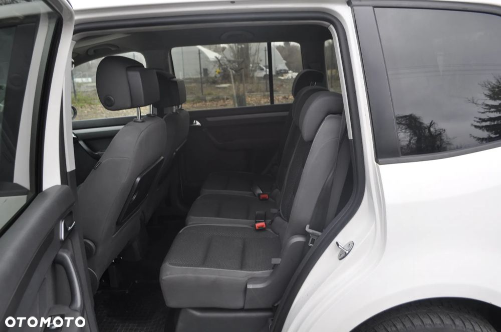 Volkswagen Touran 2.0 TDI BMT Special Edition DSG - 10