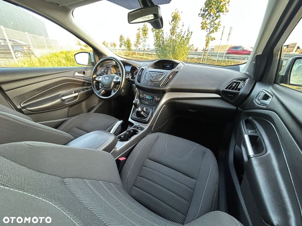 Ford Kuga - 12