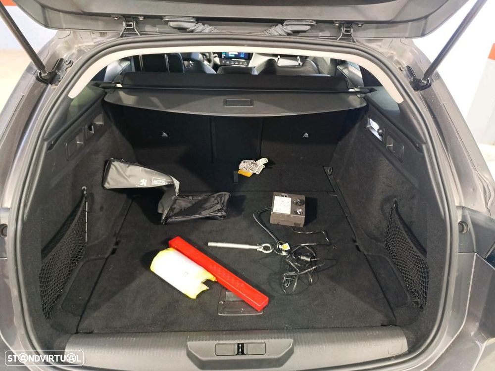 Peugeot 308 SW 1.5 BlueHDi Allure — fotografia 10