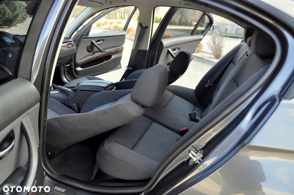 BMW Seria 3 - 32