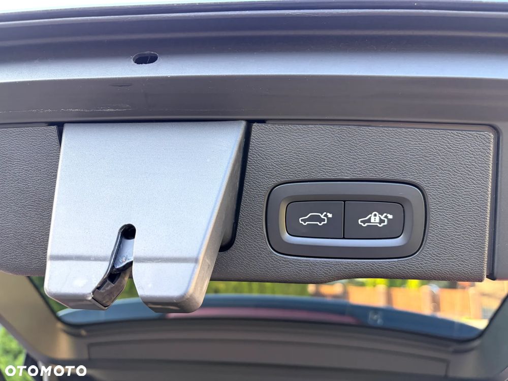 Volvo XC 60 B5 B AWD Ultra Dark - 27